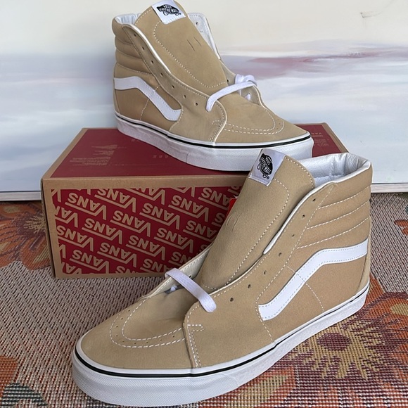 Vans Men’s Sk8-Hi
Taos Taupe
VN0A32QGYUU
Sneakers - Picture 15 of 16